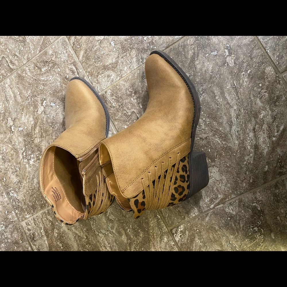 Volatile Merrick Ankle Boots - NEVER WORN